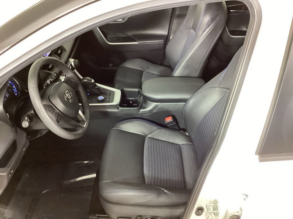 Used 2023 Toyota RAV4 XSE AWD/4WD image 29