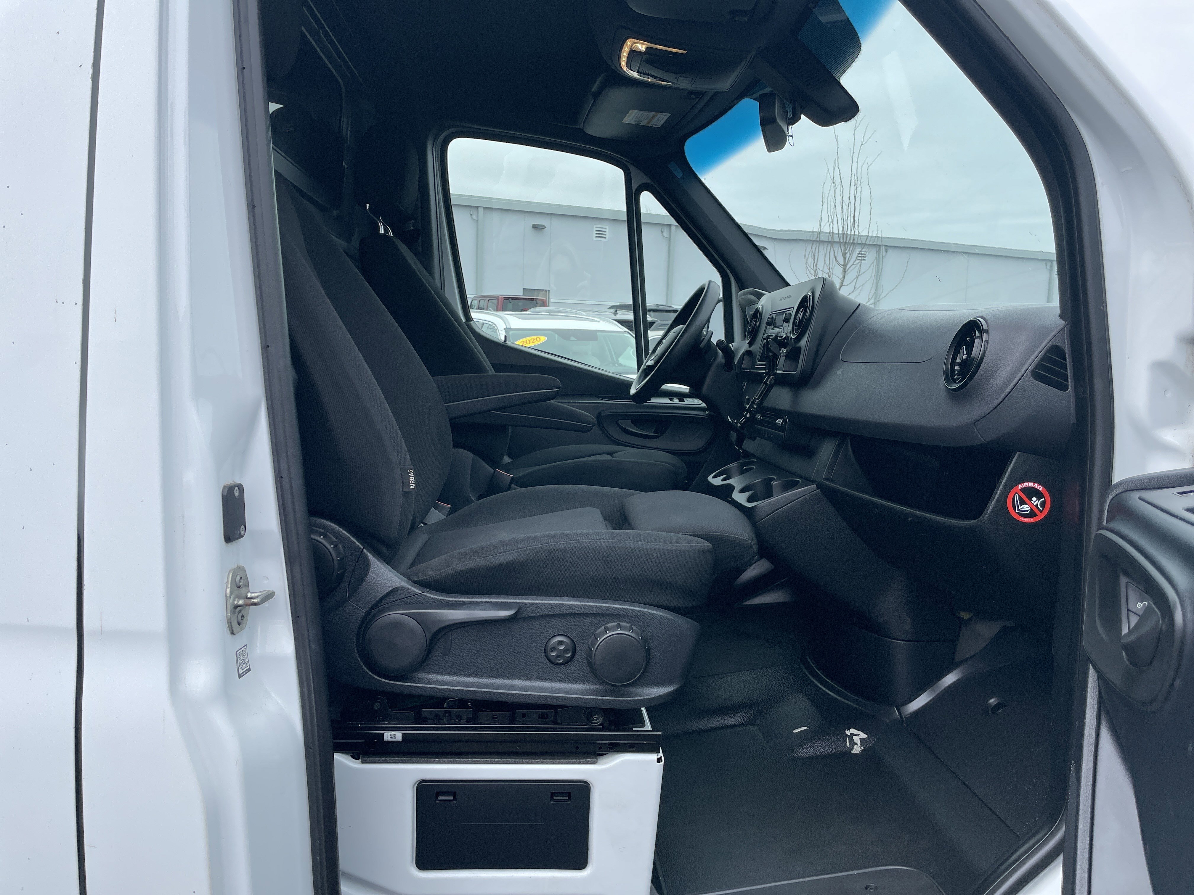 Used 2019 Mercedes-Benz Sprinter 1500 image 13