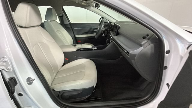 Used 2026 Hyundai Sonata SEL FWD image 30
