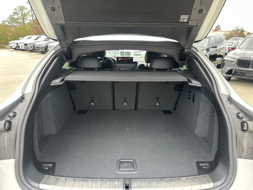 Certified 2025 BMW X4 xDrive30i w/ M Sport Package image 8