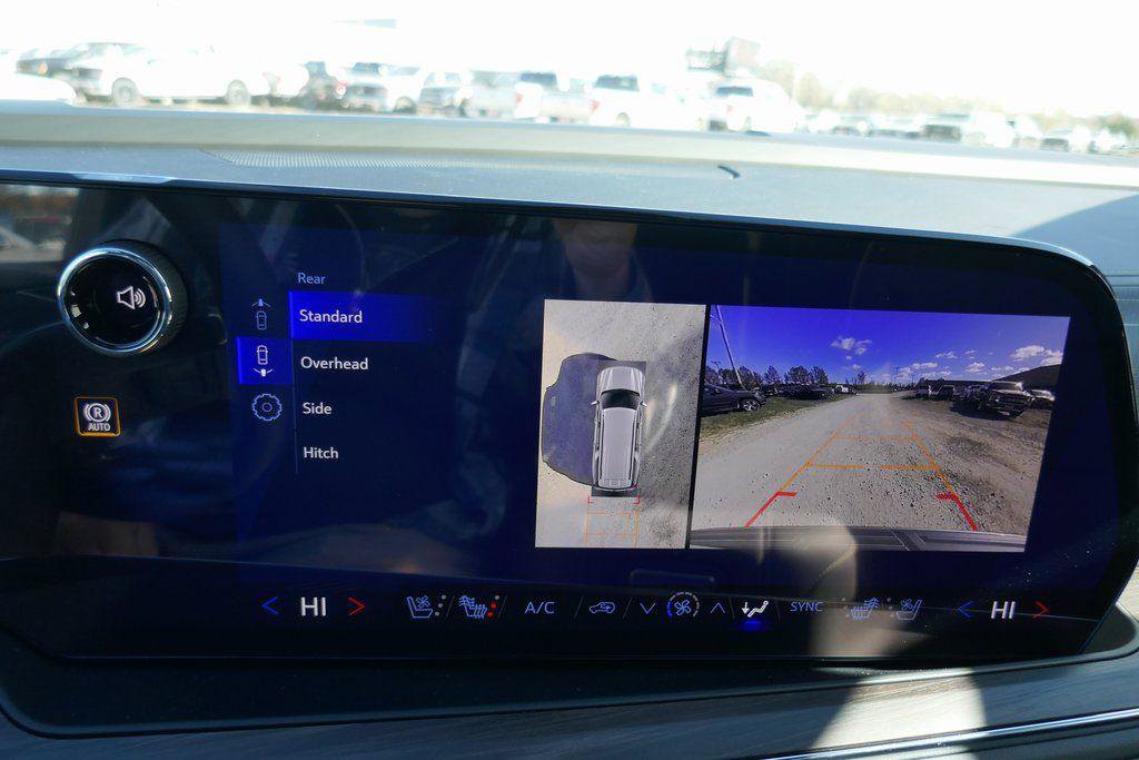 New 2026 Chevrolet Suburban Premier image 24