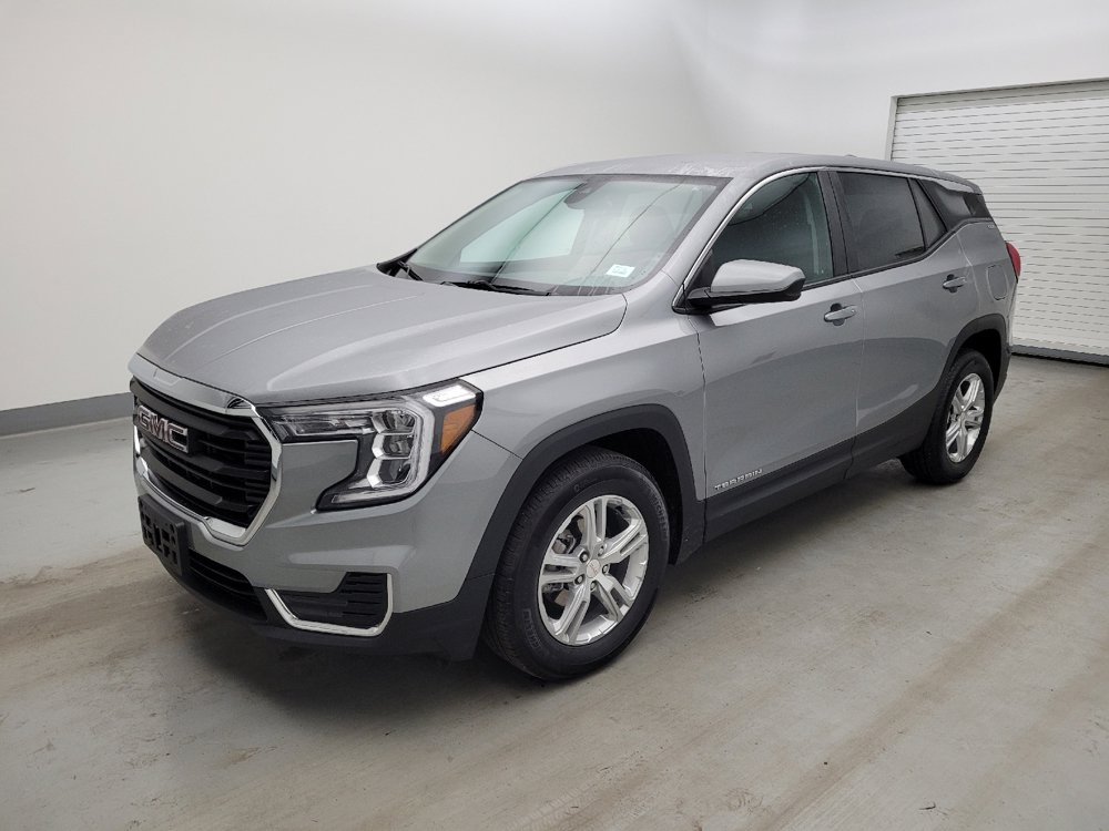 Used 2023 GMC Terrain SLE FWD image 2