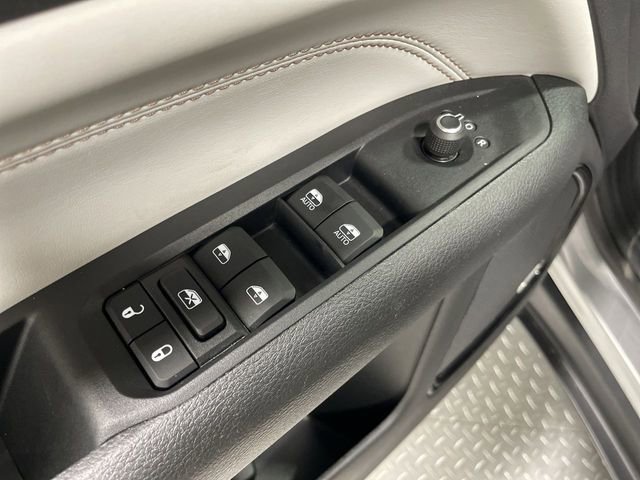 Used 2022 Jeep Compass Limited w/ Sun and Sound Group image 13