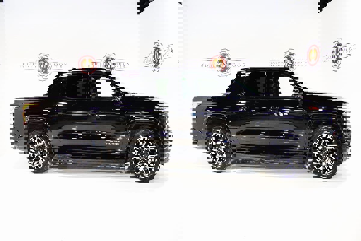 Used 2024 Chevrolet Silverado EV RST image 42