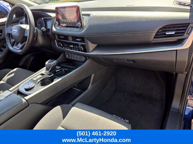 Used 2025 Nissan Rogue SV AWD/4WD image 17