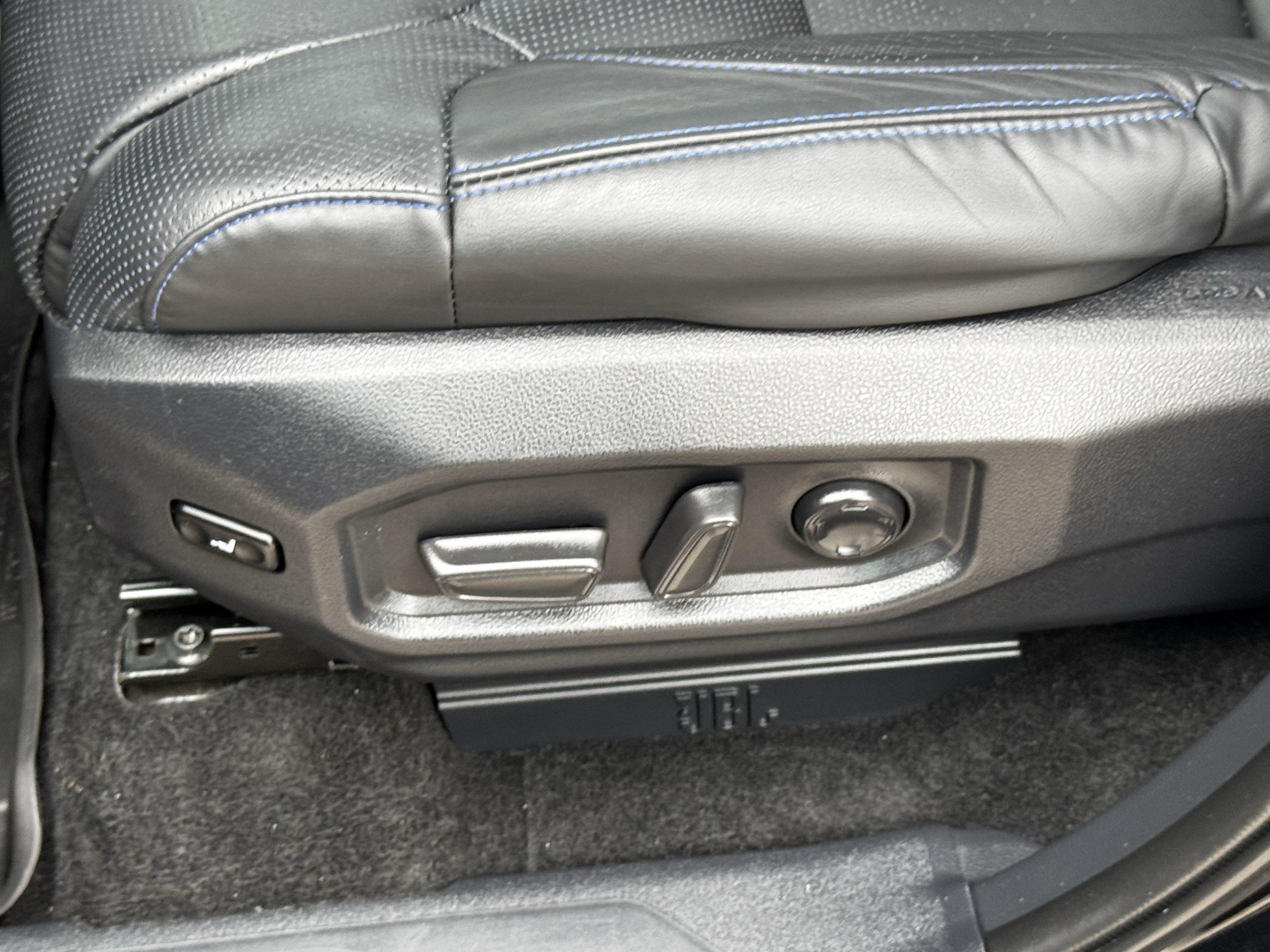 Used 2024 Toyota Sequoia Platinum AWD/4WD image 29