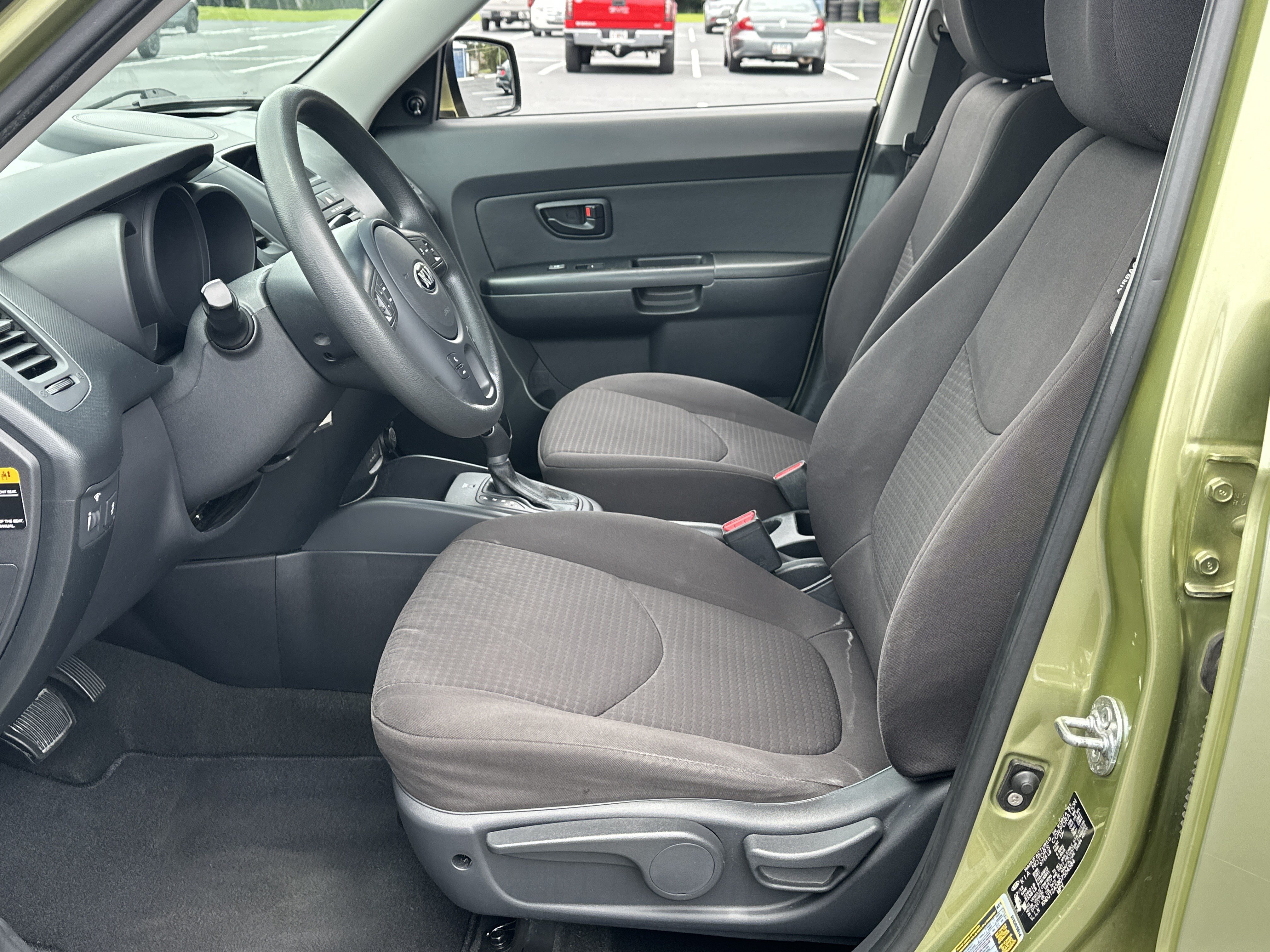 Used 2013 Kia Soul FWD image 9