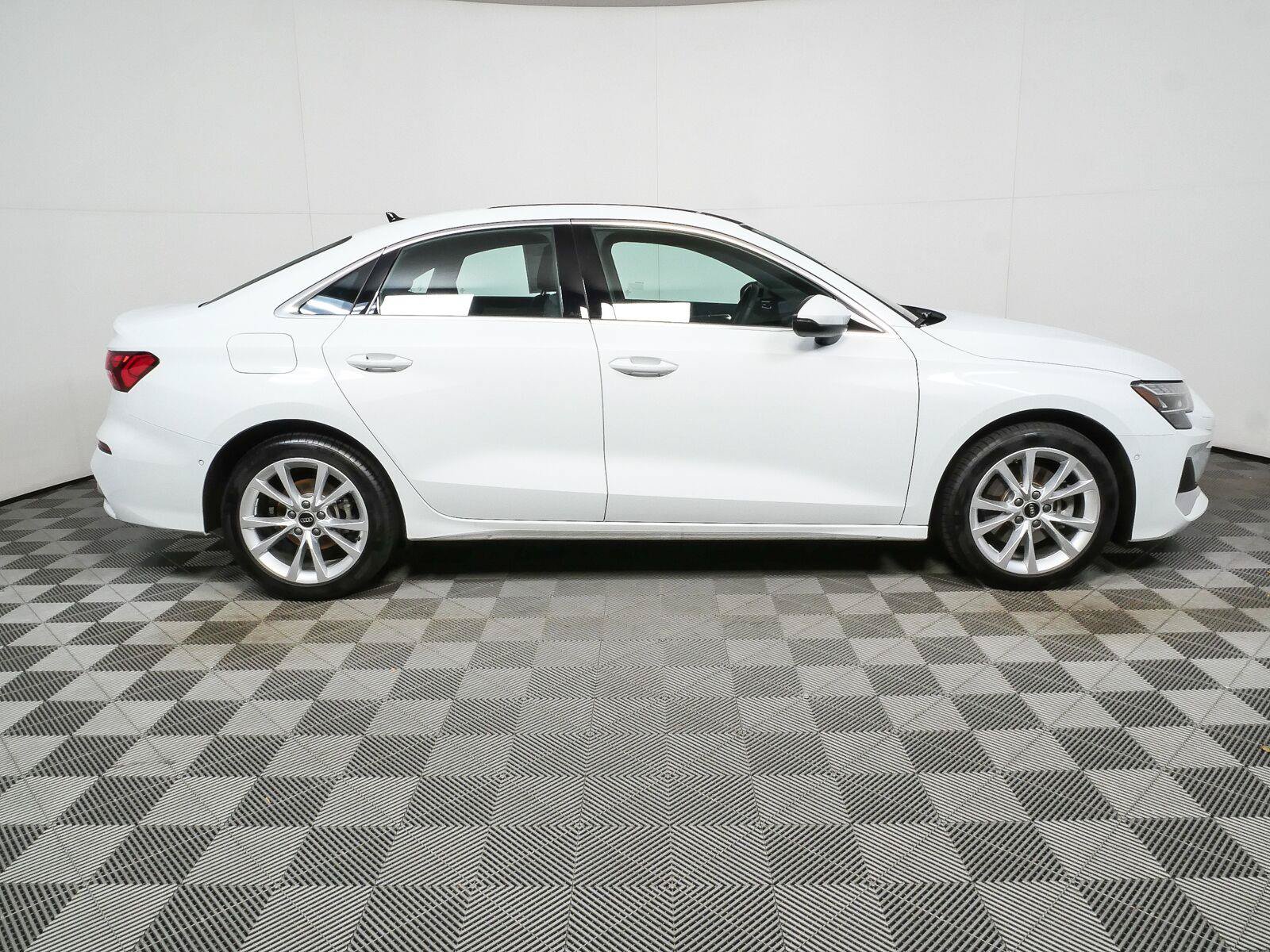 Used 2025 Audi A3 2.0T Premium w/ Convenience Package AWD/4WD image 2