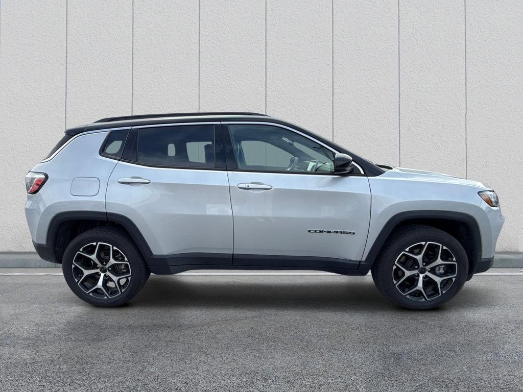Used 2026 Jeep Compass Limited AWD/4WD image 8