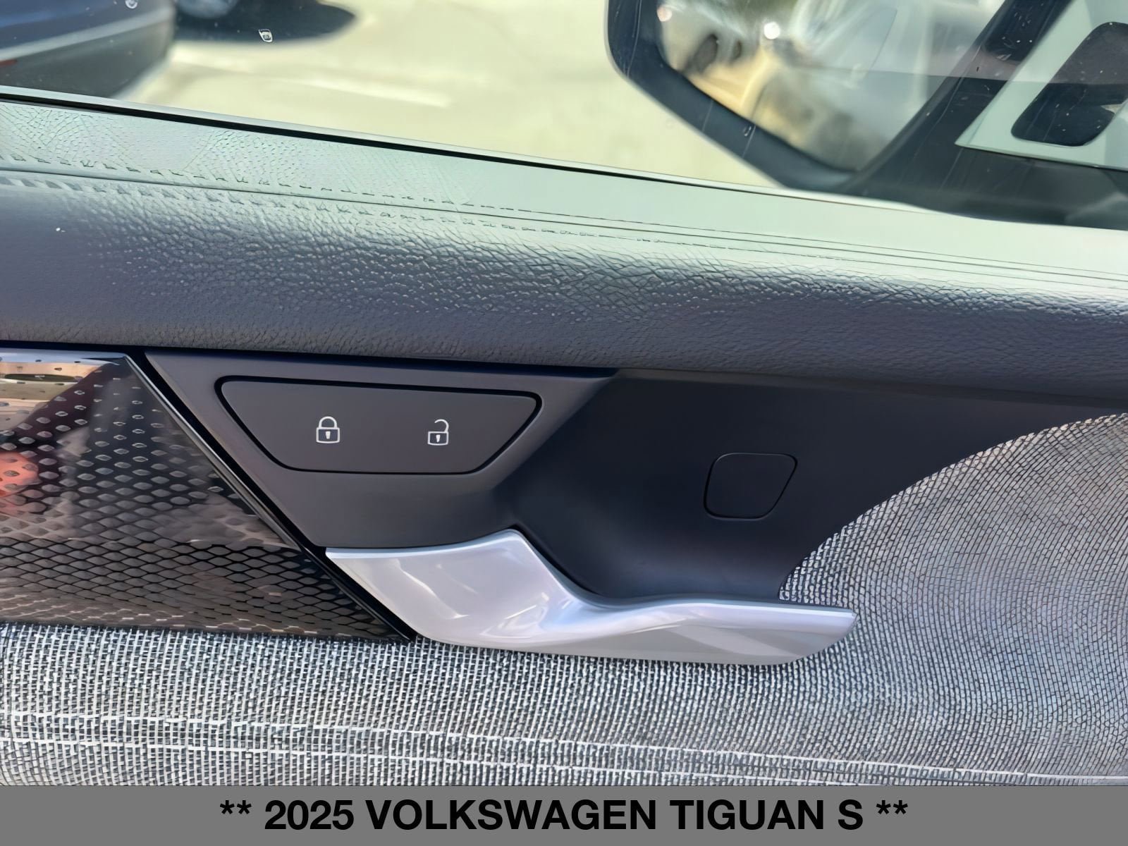 New 2025 Volkswagen Tiguan S AWD/4WD image 12