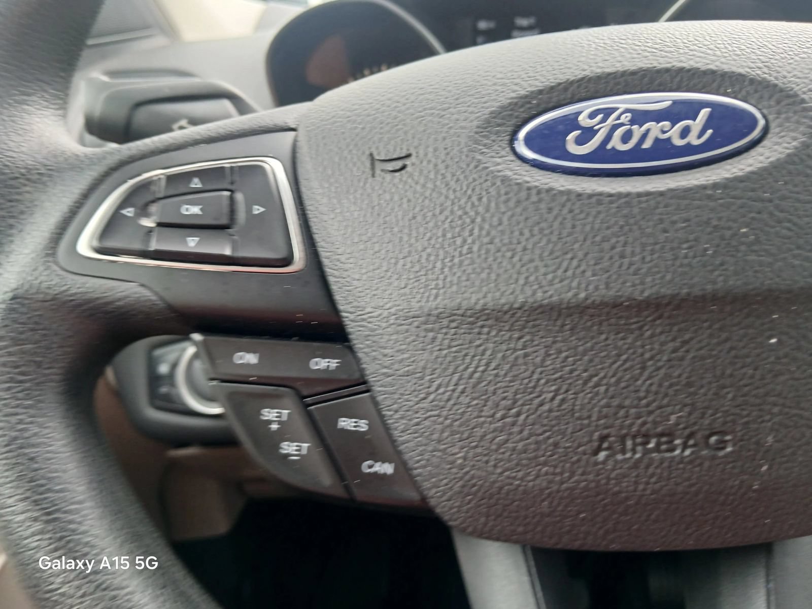 Used 2019 Ford Escape SE FWD image 30
