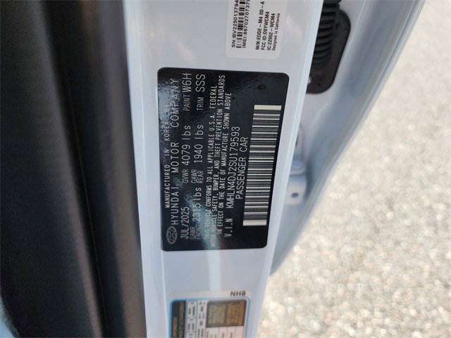 New 2025 Hyundai Elantra Limited image 30