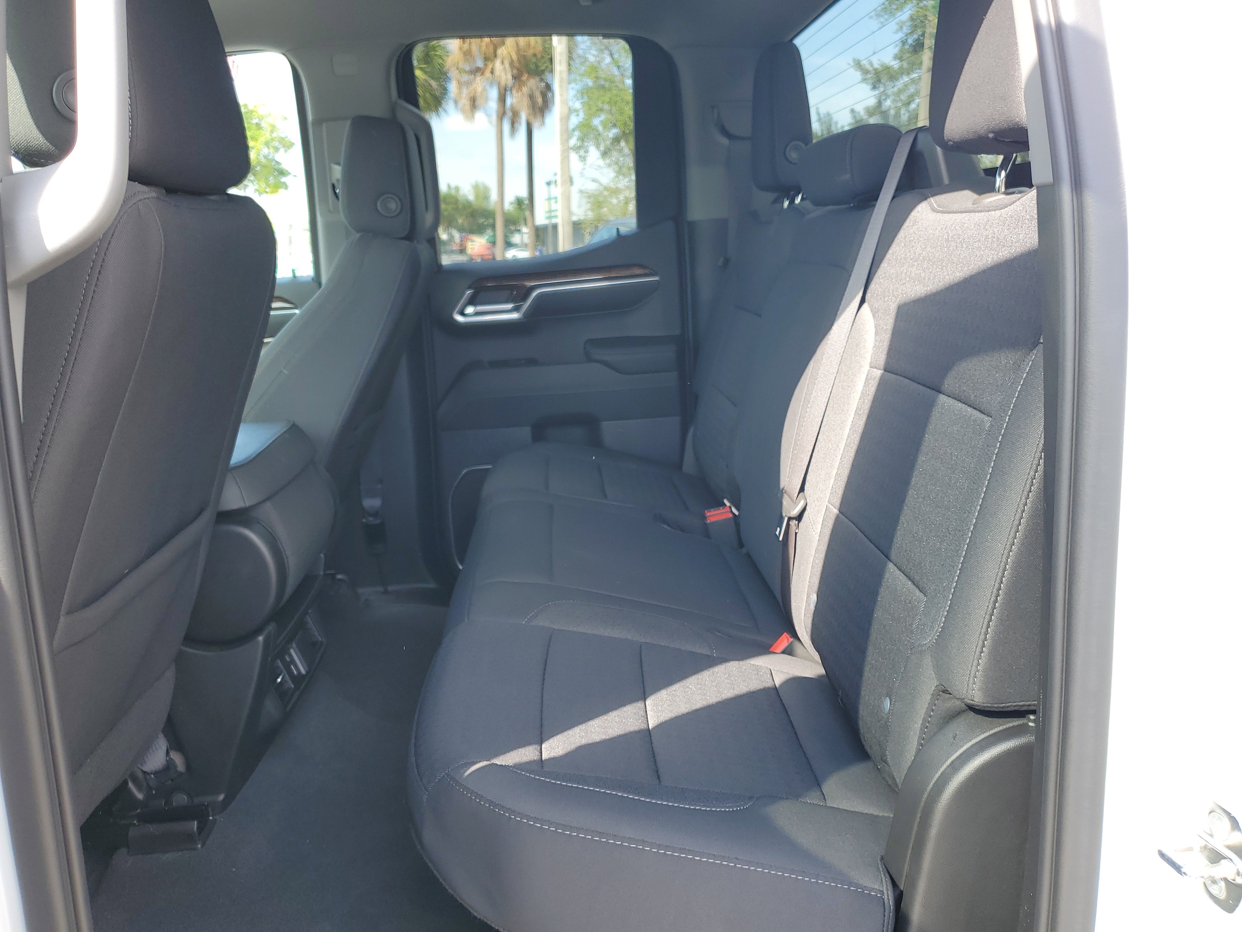 Used 2023 GMC Sierra 1500 SLE image 14