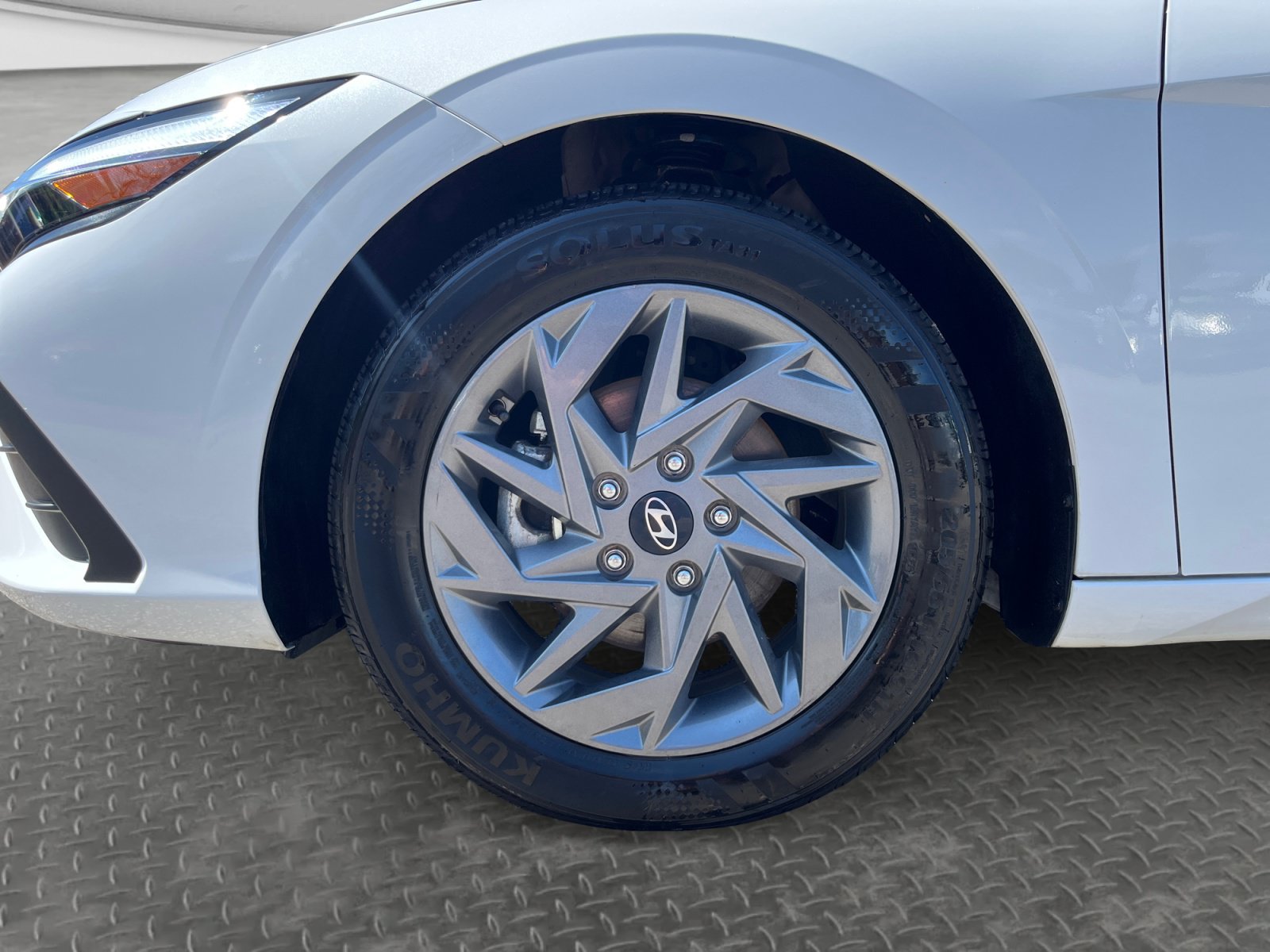 Used 2024 Hyundai Elantra SEL FWD image 16