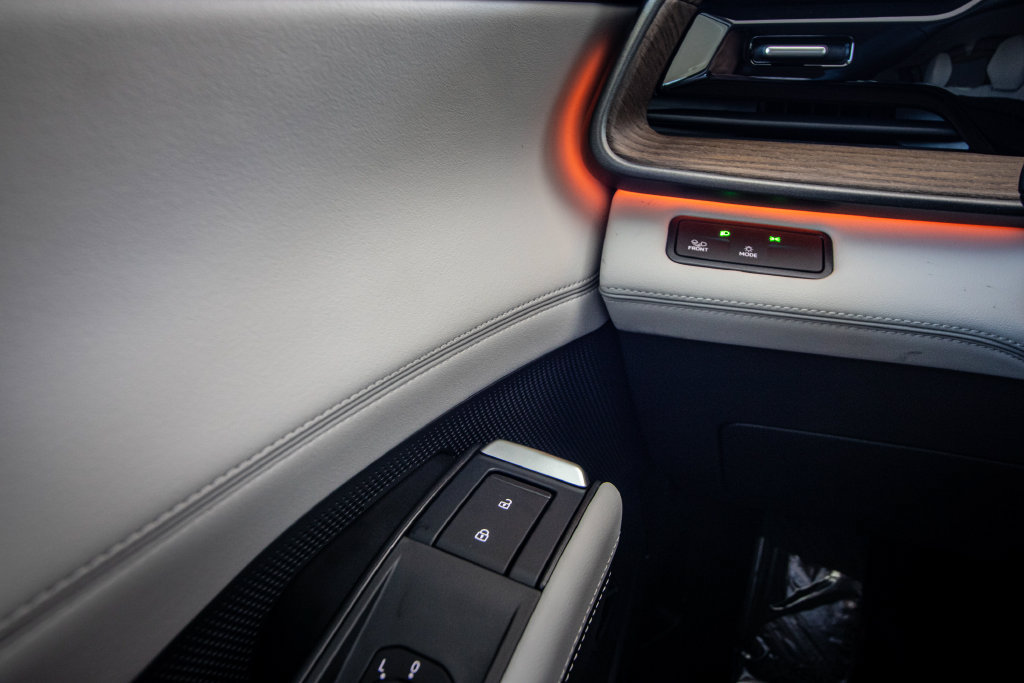 New 2027 Volkswagen Atlas SE FWD image 34