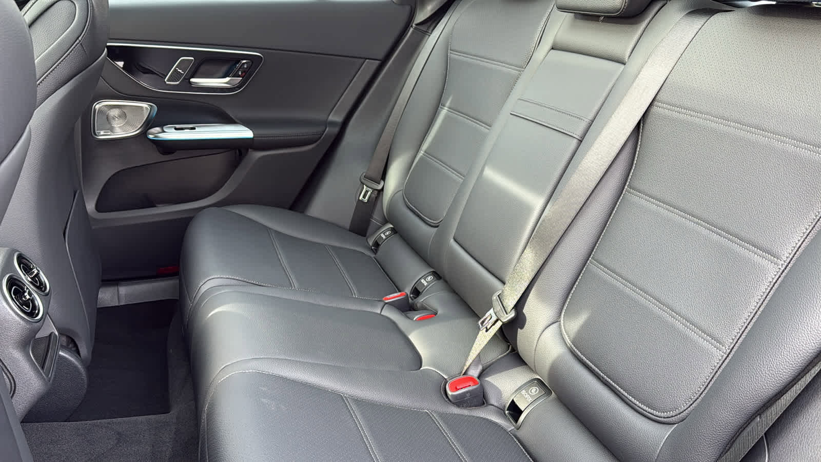 New 2026 Mercedes-Benz GLC 300 4MATIC image 32