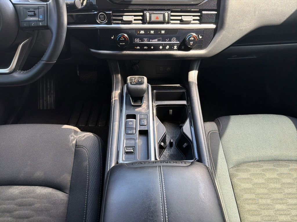 Used 2024 Nissan Pathfinder SV FWD image 27
