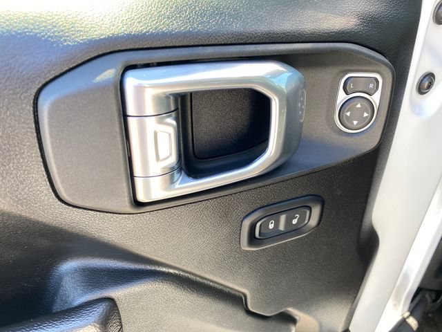 Used 2022 Jeep Gladiator Mojave w/ Trailer Tow Package AWD/4WD image 17