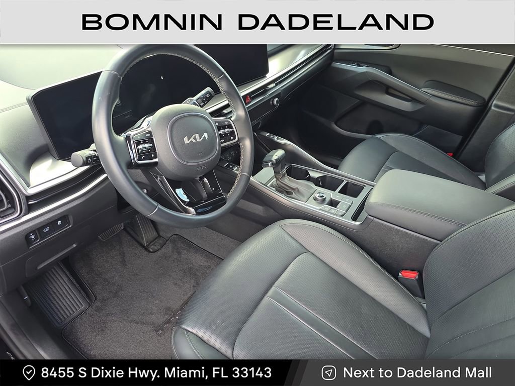 Used 2024 Kia Sorento EX w/ Panoramic Sunroof Package image 16