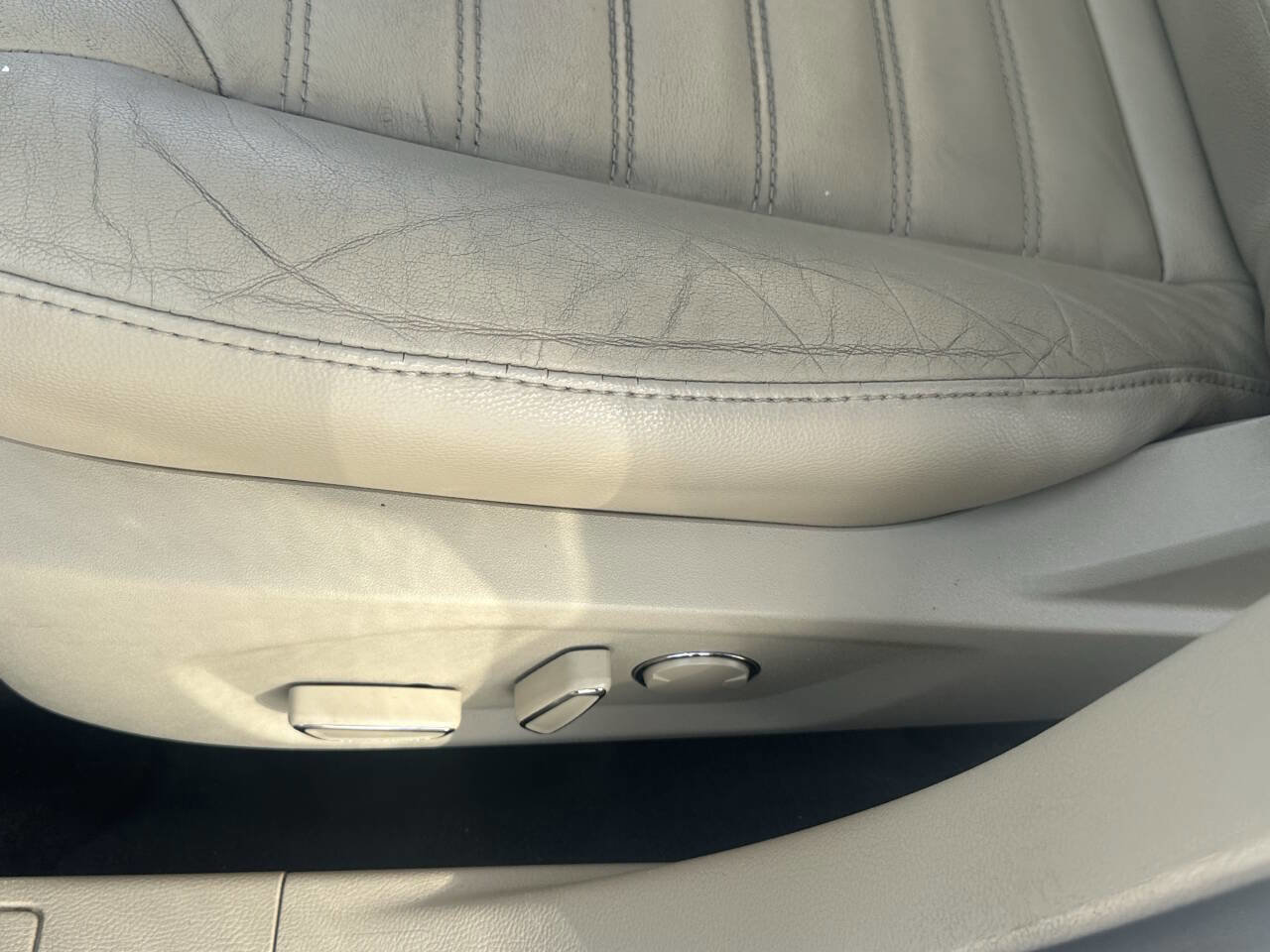 Used 2015 Ford Fusion SE w/ Equipment Group 202A image 16