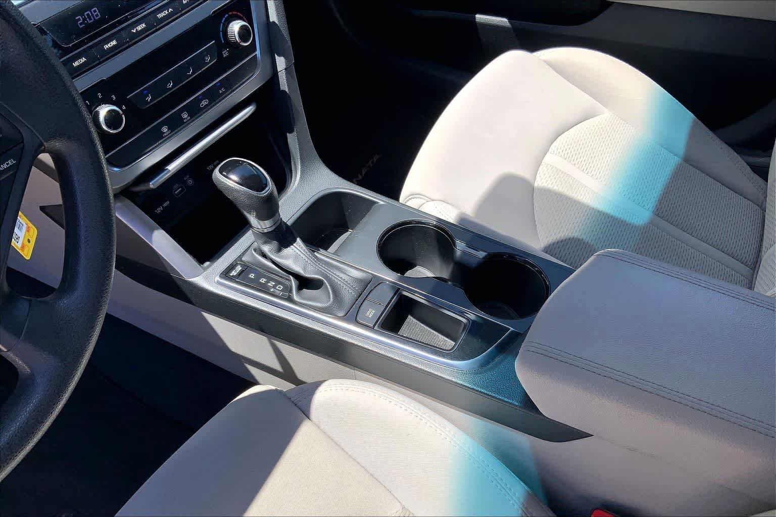 Used 2016 Hyundai Sonata SE FWD image 17