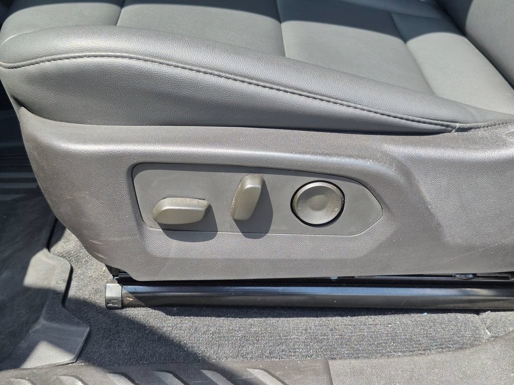 Used 2025 Chevrolet Colorado Trail Boss AWD/4WD image 15