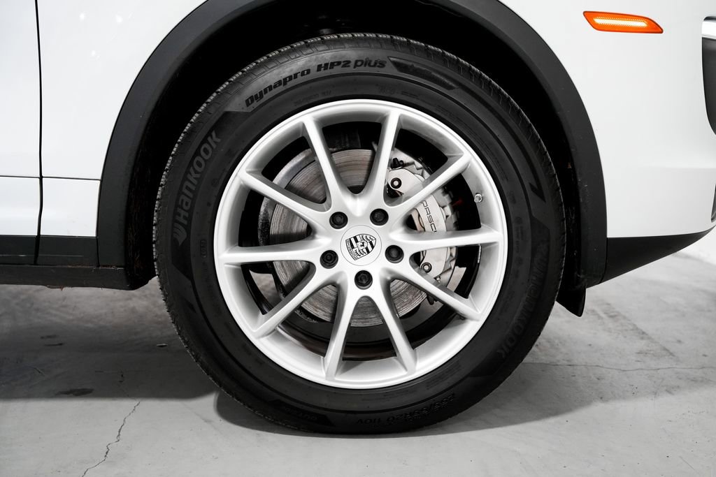 Used 2015 Porsche Cayenne S image 42