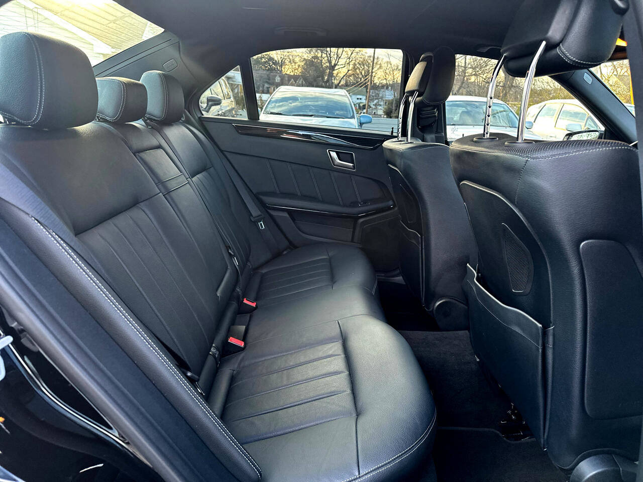 Used 2016 Mercedes-Benz E 400 Sedan image 32