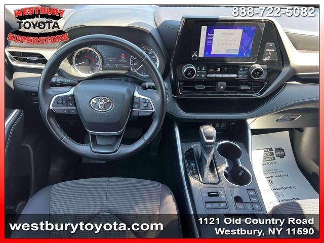 Used 2023 Toyota Highlander LE AWD/4WD image 16