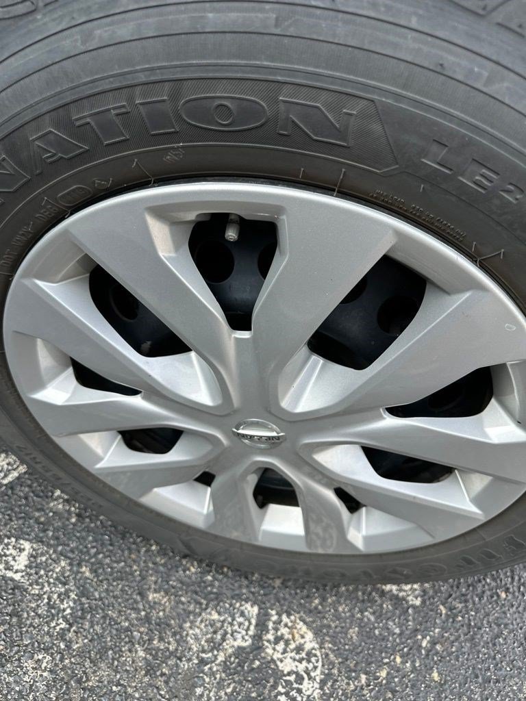 Used 2014 Nissan Rogue S AWD/4WD image 7