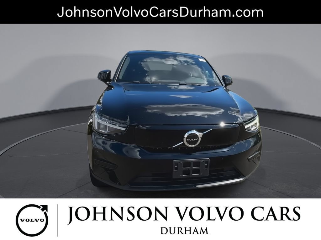 Used 2023 Volvo C40 Recharge Core AWD/4WD image 3