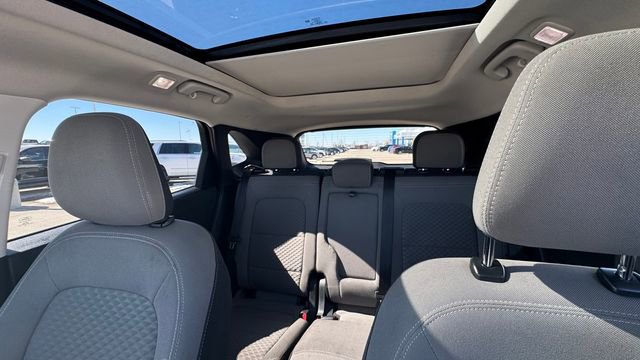 Used 2022 Ford Escape SE w/ SE Sport Appearance Package image 28