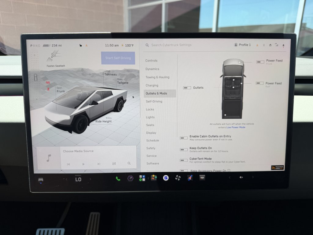 Used 2024 Tesla Cybertruck AWD Crew Cab image 21