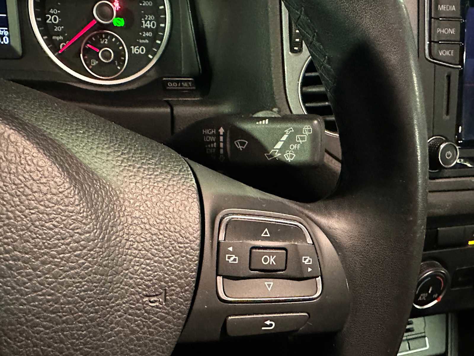 Used 2017 Volkswagen Tiguan S image 33