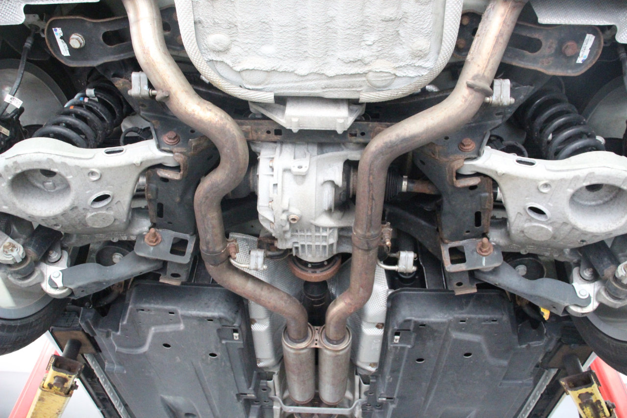 Used 2019 Jaguar F-PACE S image 97