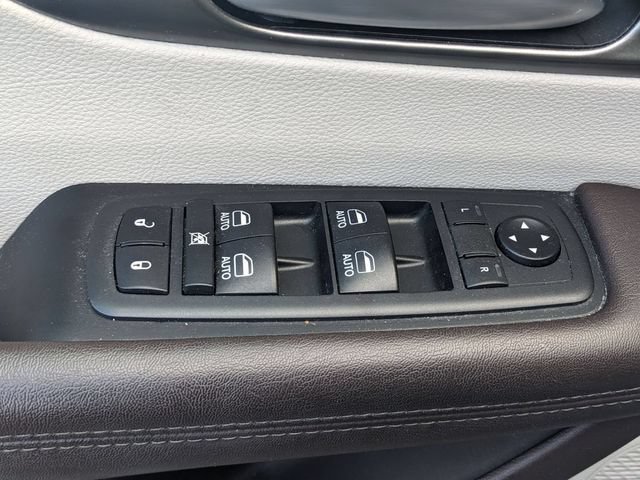 Used 2018 Chrysler Pacifica Touring-L Plus FWD image 15