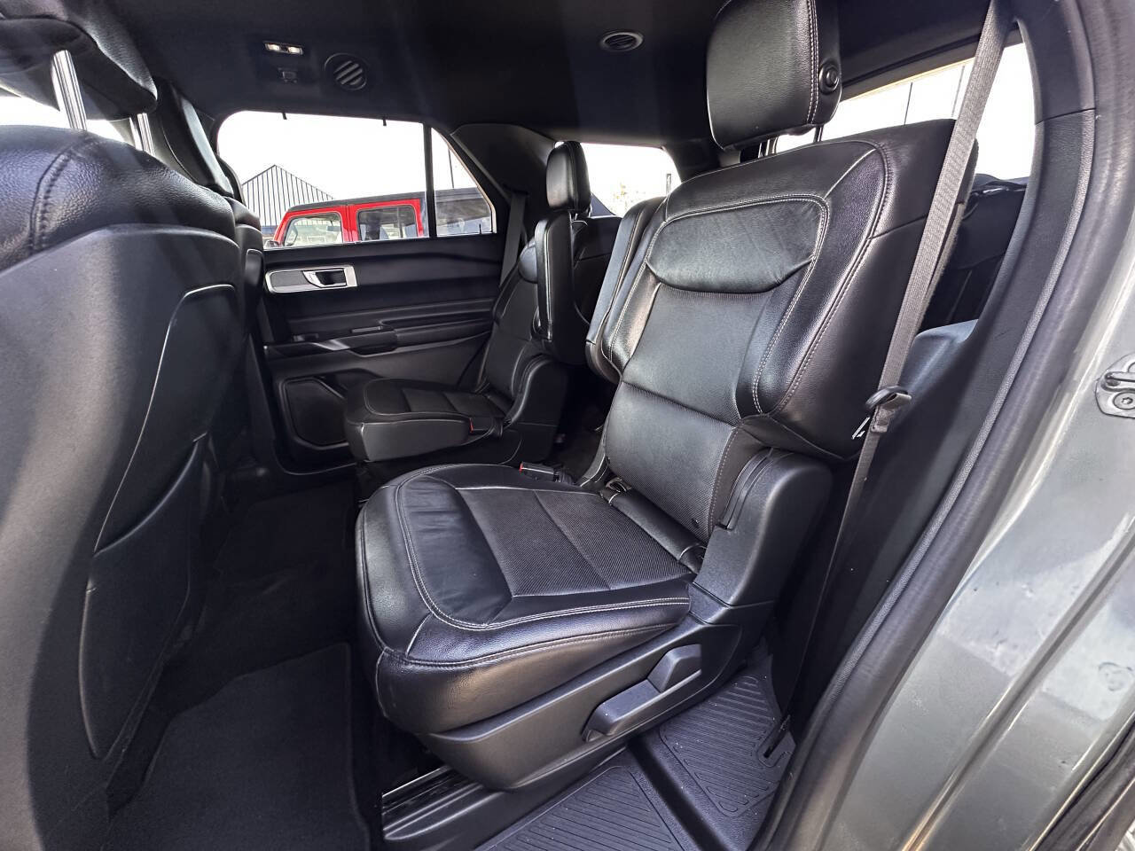 Used 2020 Ford Explorer Limited w/ Class III Trailer Tow Package image 11