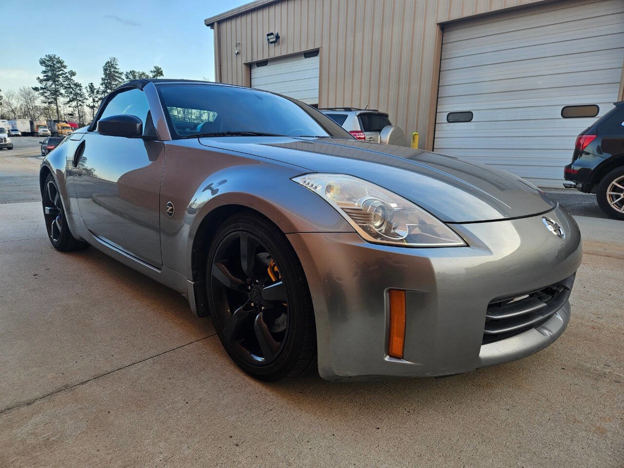 Used 2006 Nissan 350Z Touring image 3