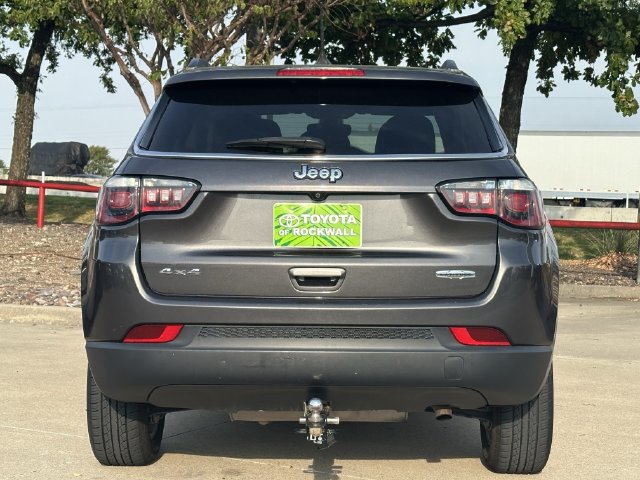 Used 2019 Jeep Compass Latitude w/ Popular Equipment Group AWD/4WD image 4