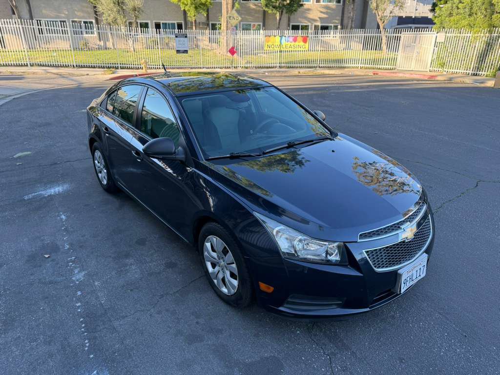 Used 2014 Chevrolet Cruze LS image 4