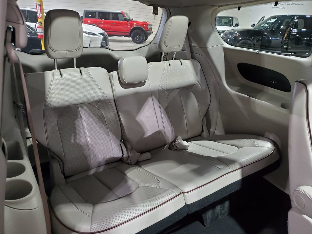 Used 2017 Chrysler Pacifica Limited FWD image 23