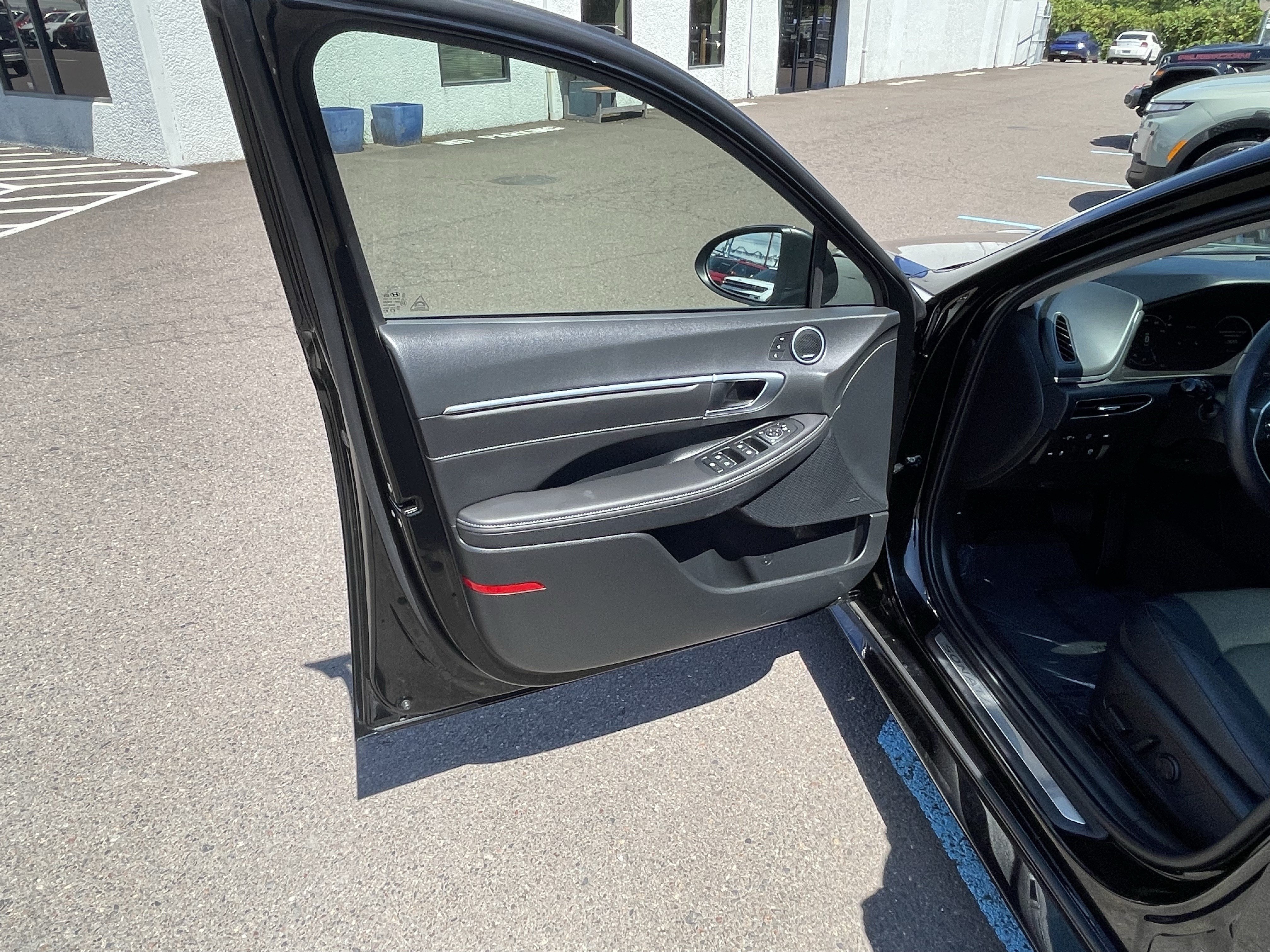 Certified 2023 Hyundai Sonata Limited FWD image 17
