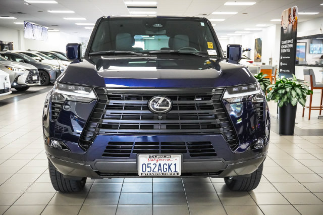 Used 2026 Lexus GX 550 w/ Accessory Package (2T) AWD/4WD image 4
