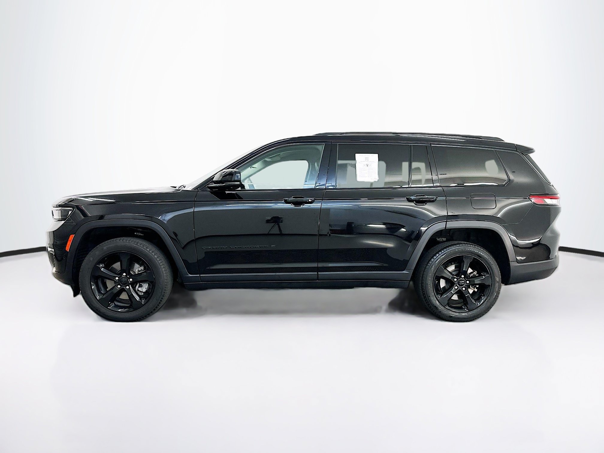 Used 2023 Jeep Grand Cherokee L Limited w/ Luxury Tech Group II AWD/4WD image 4