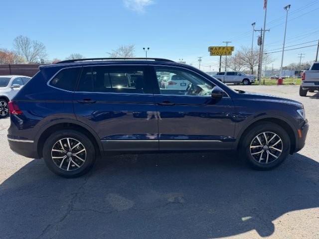 Used 2021 Volkswagen Tiguan SE w/ Panoramic Sunroof Package image 8