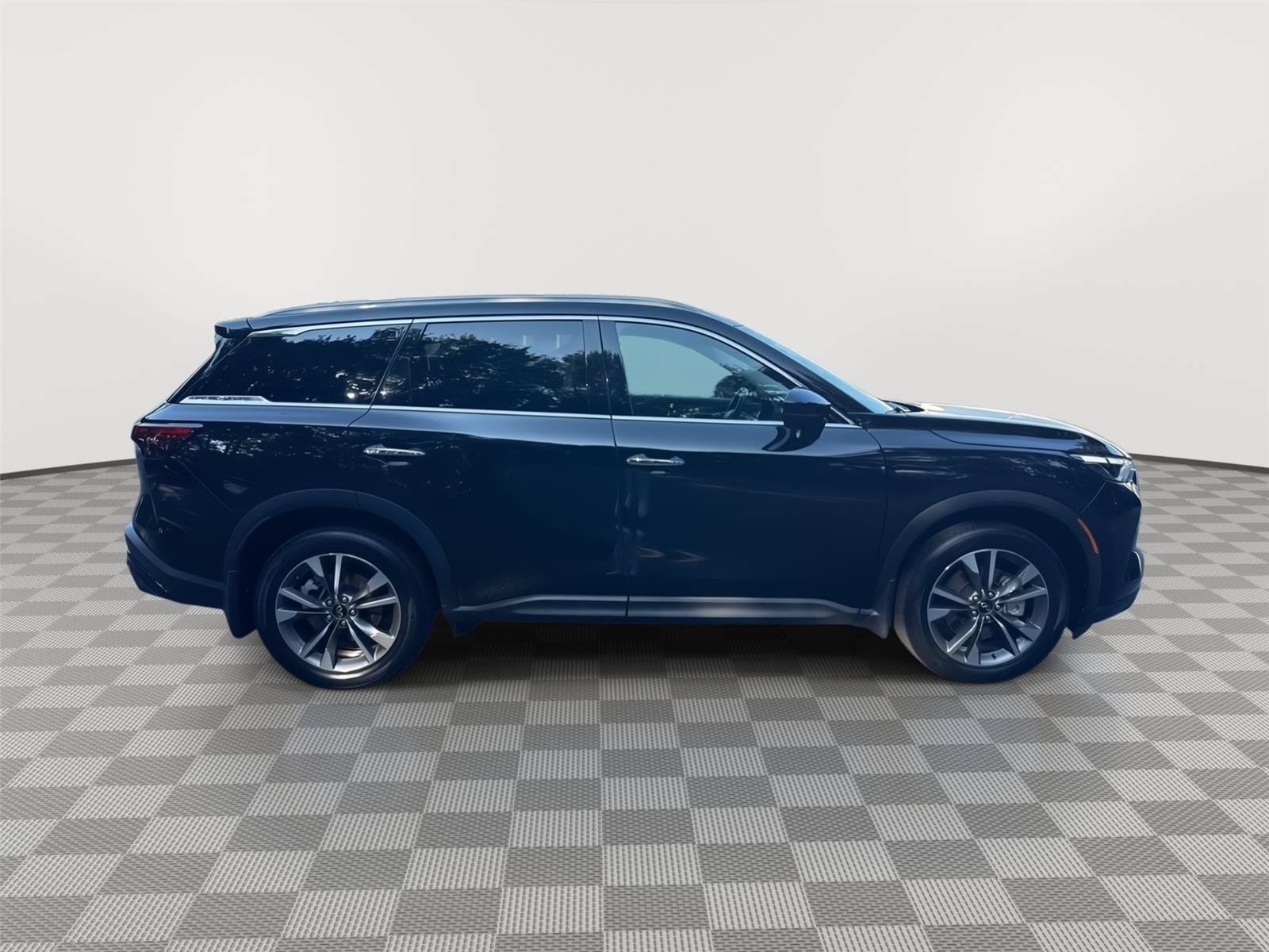 Used 2025 INFINITI QX60 Luxe FWD image 5