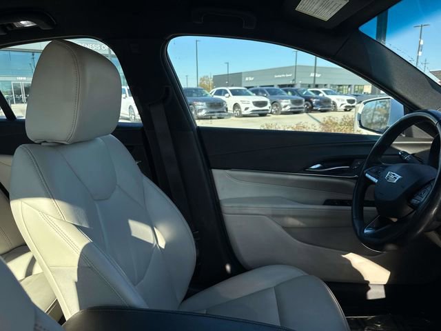 Used 2022 Cadillac CT4 Luxury w/ Cold Weather Package image 15