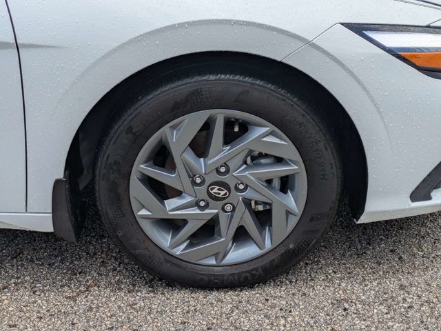 Used 2024 Hyundai Elantra SEL FWD image 10