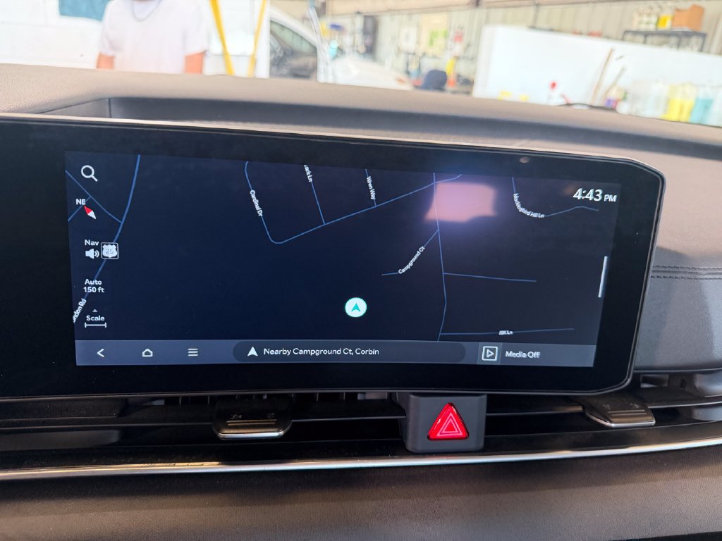 Certified 2025 Kia Carnival SX FWD image 19