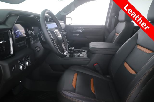 Used 2025 GMC Sierra 1500 AT4 w/ Technology Package AWD/4WD image 16